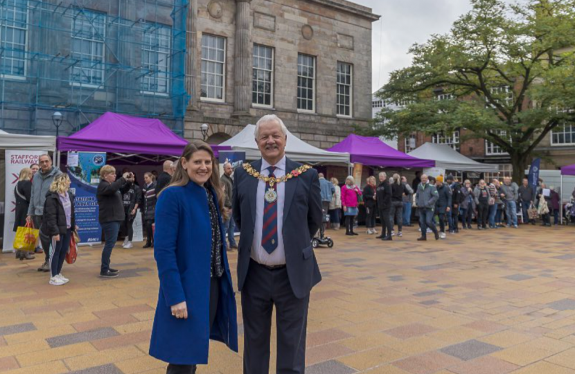 Theo Clarke MP visits Newly Refurbished Market Square